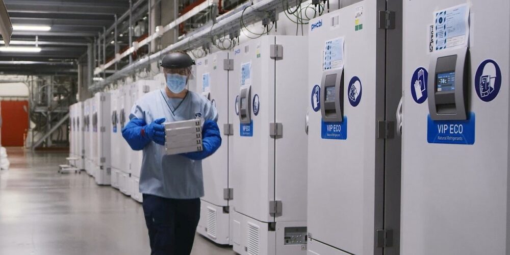 Pfizer_PHCbi_Ultralow_freezer_GWBerg_Beeld_Reuters