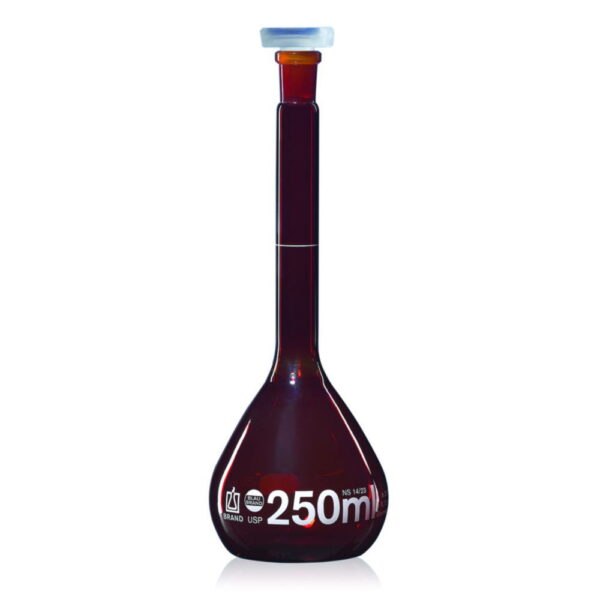 Volumetric flasks, boro 3.3, class A, amber, white graduation, with PP stopper, incl. USP batch certificate