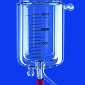 Reaction vessels, cylindrical, with thermostatic jacket and withdrawal valve