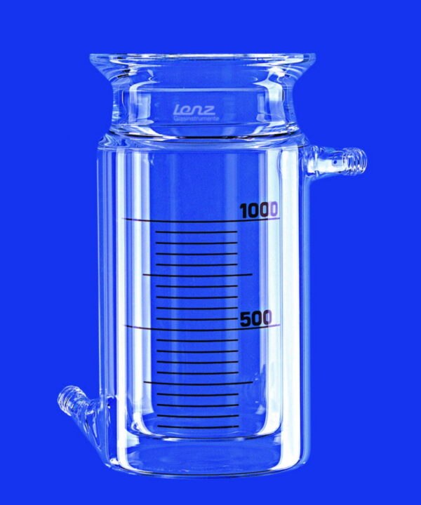 Reaction vessels, cylindrical, with thermostatic jacket