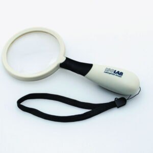 Handheld magnifier with illumination