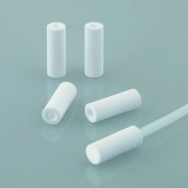 Inlet filter for solvents