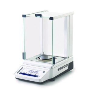 Analytical balance MA, with internal adjustment