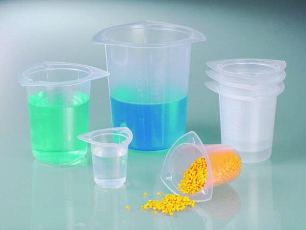 Universal Beaker, PP, with spout